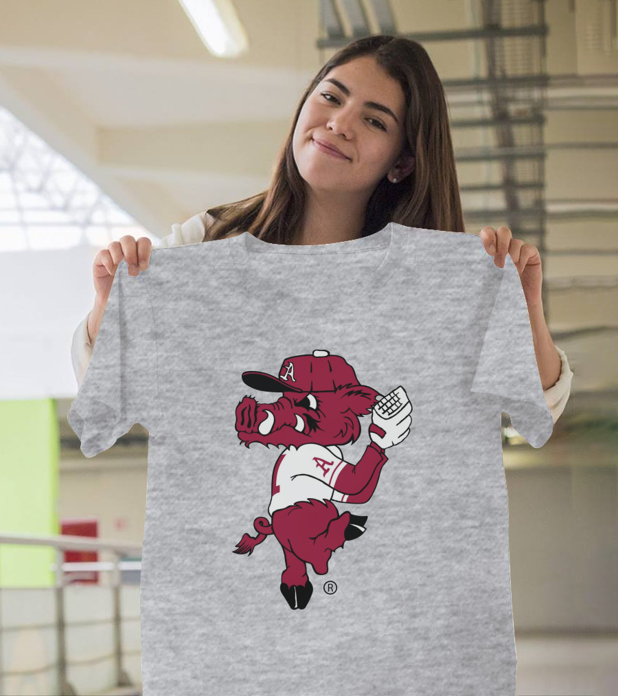 Arkansas Razorbacks Baseball Hog Pitching Ribby T-Shirt