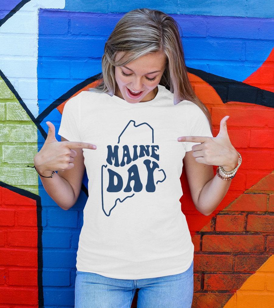 Maine Day Outline Of State T-Shirt