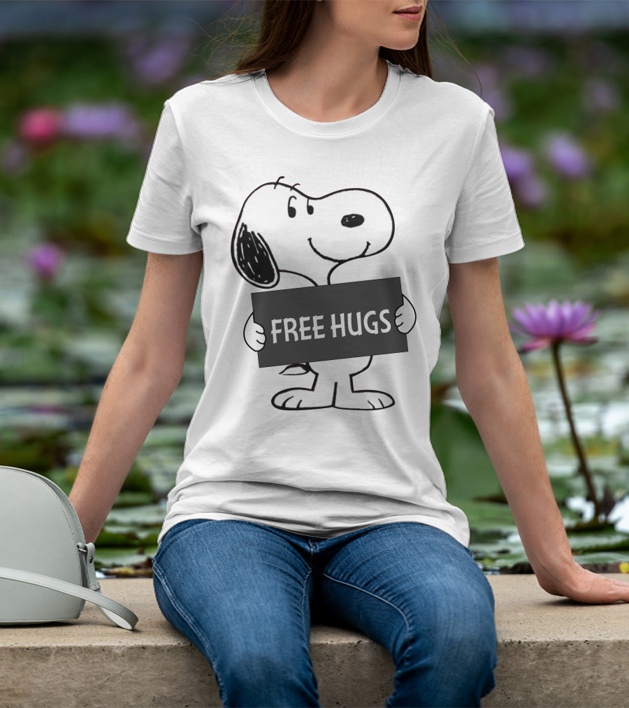 Free Hugs Snoopy Peanuts T-Shirt