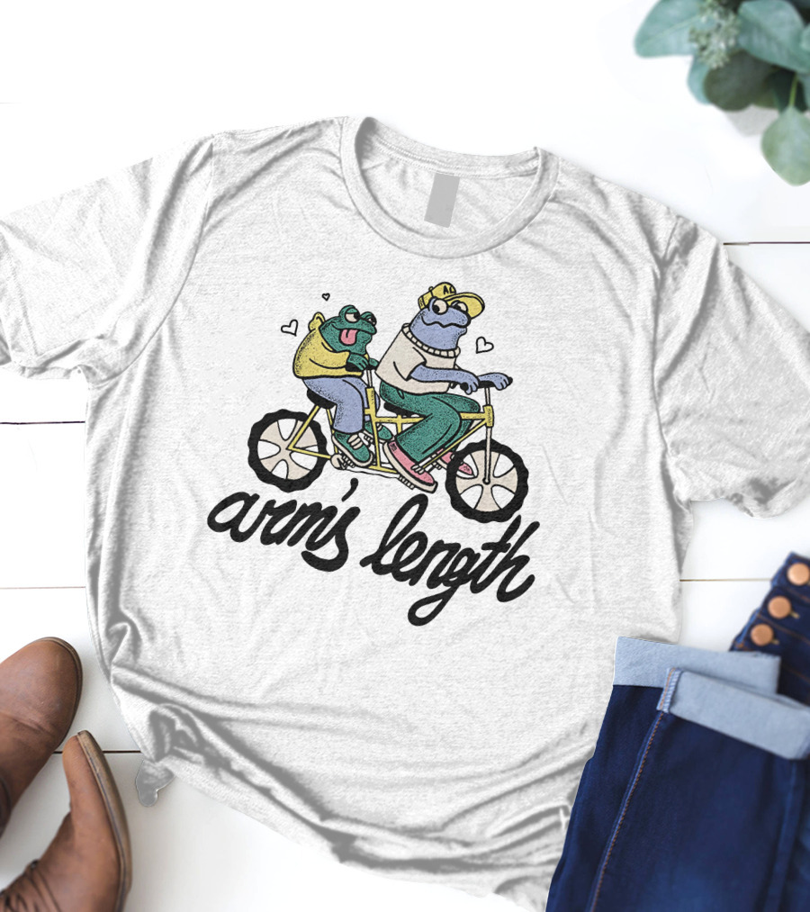 Arm's Length Frog And Toad Tandem Bicycle Hearts T-Shirt
