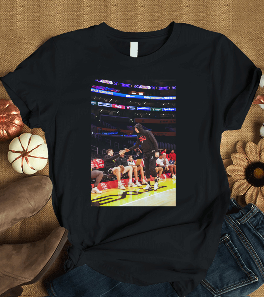Austin Reaves And Alex Caruso NBA Courtside Handshake Bulls Lakers T-Shirt