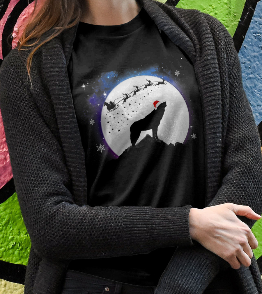 Wolf Santa Hat Full Moon Christmas Night T-Shirt