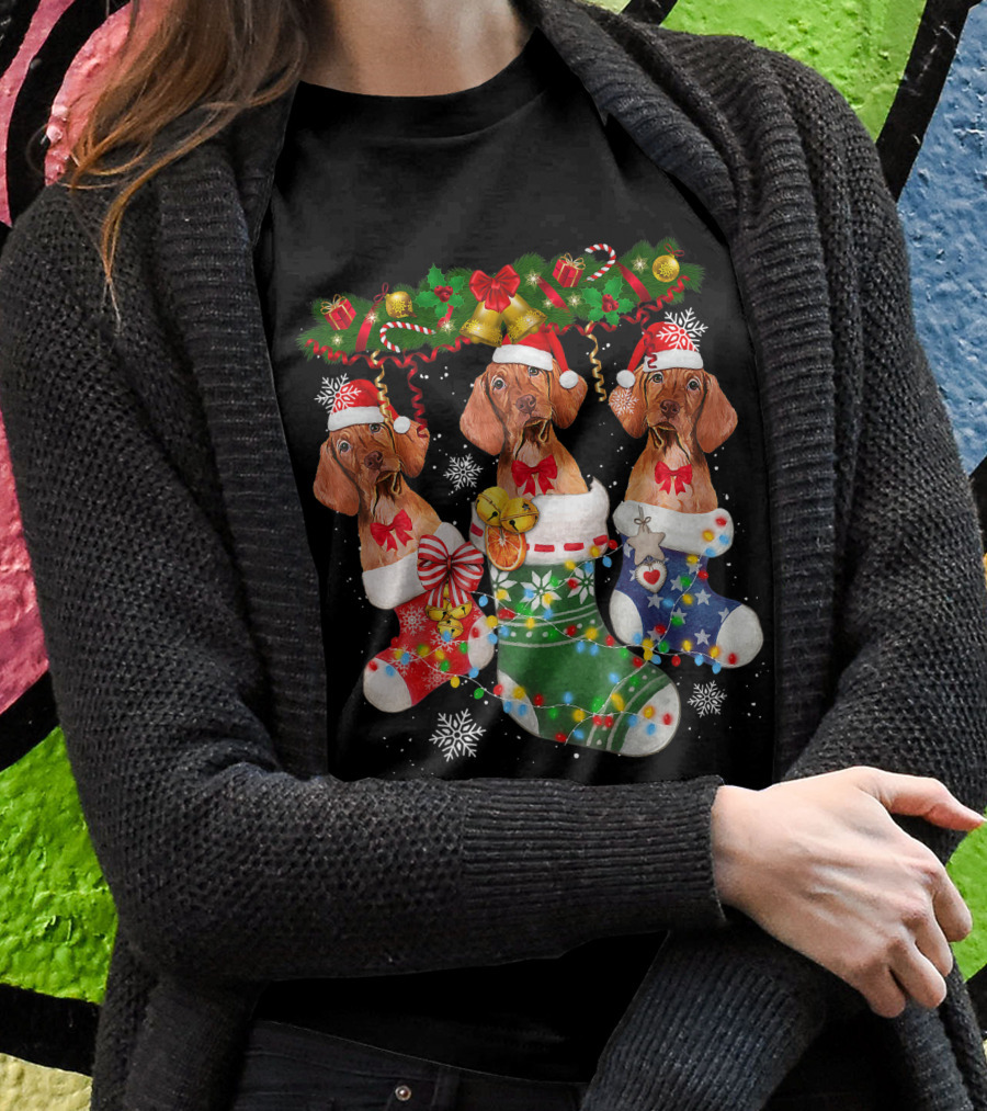 Vizsla Dogs In Christmas Stockings With Santa Hats And Holiday Decorations T-Shirt
