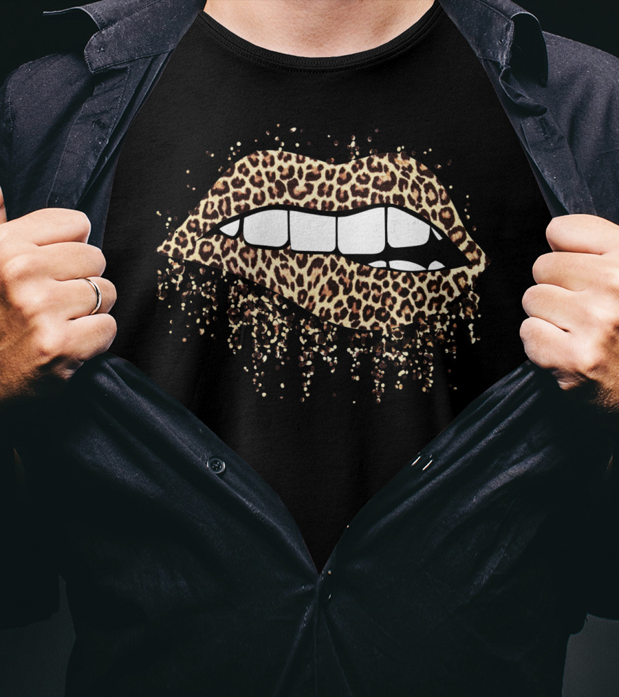 Cool Leopard Print Lips Bite Kiss Me Cheetah T-Shirt