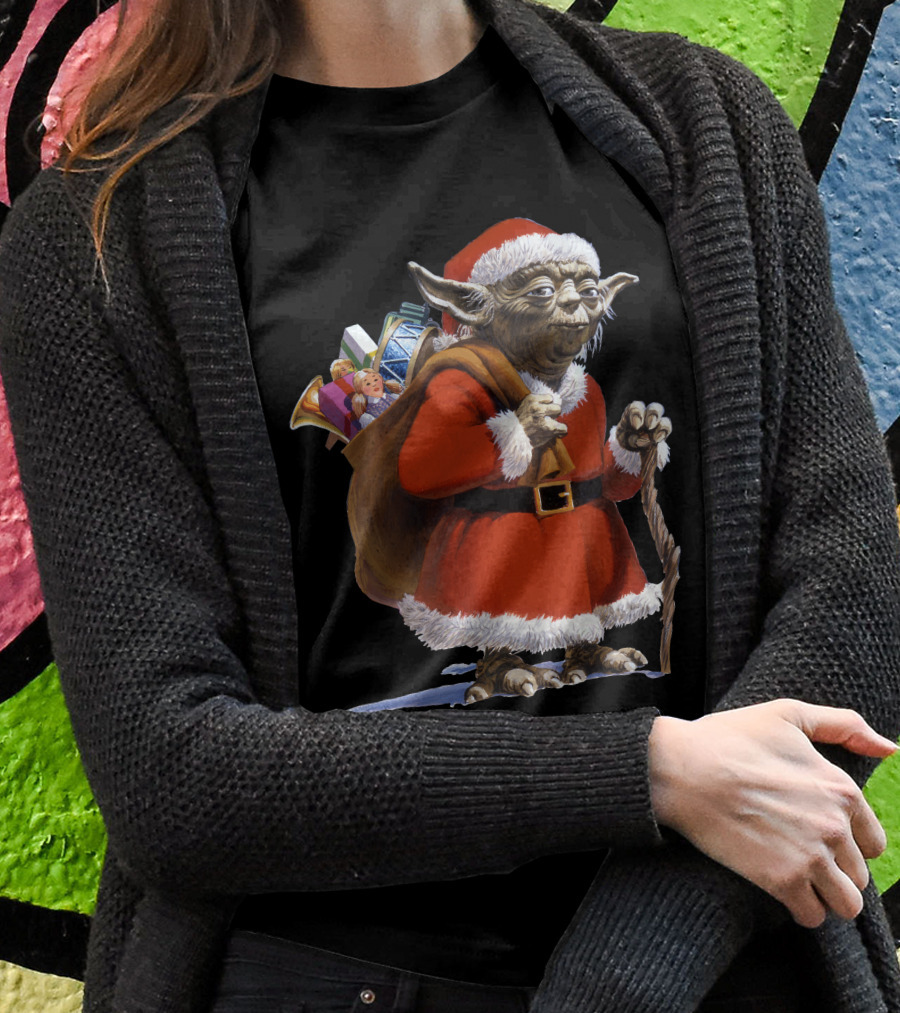 Star Wars Santa Yoda Carrying Sack Of Presents T-Shirt