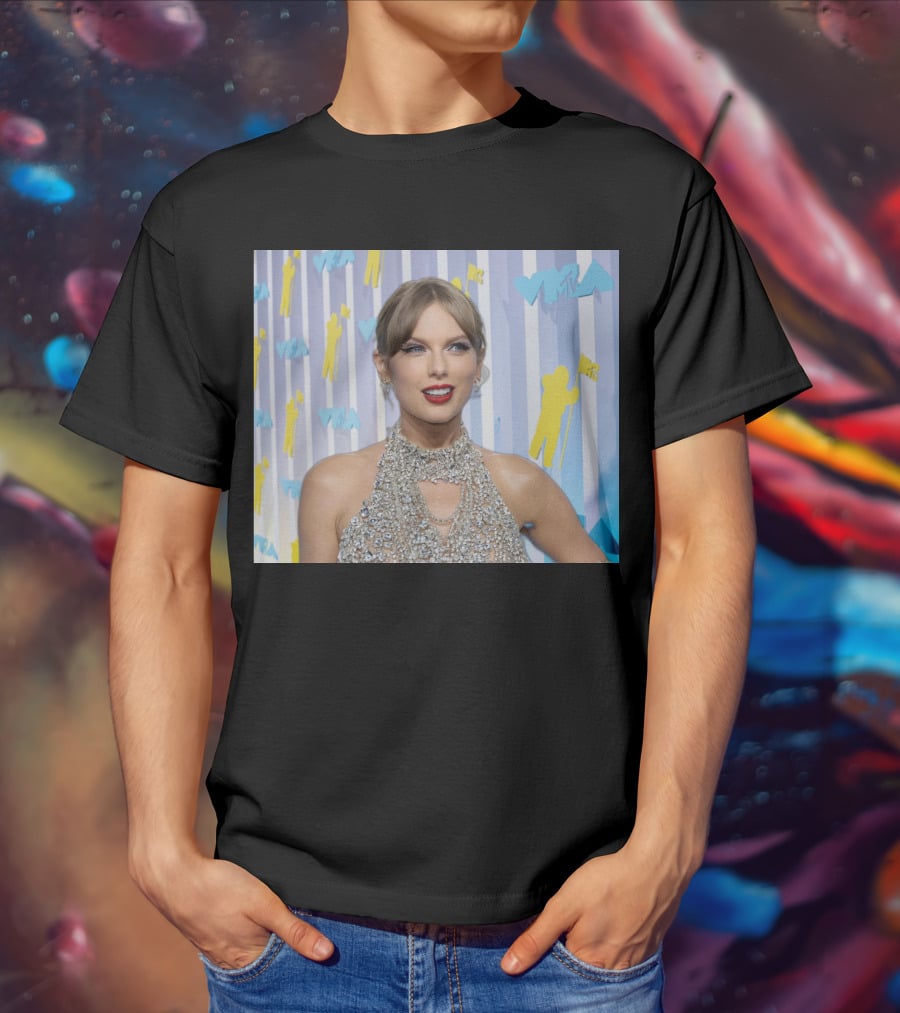 Taylor Swift MTV VMA Red Carpet Look With Silver Sequin Dress T-Shirt