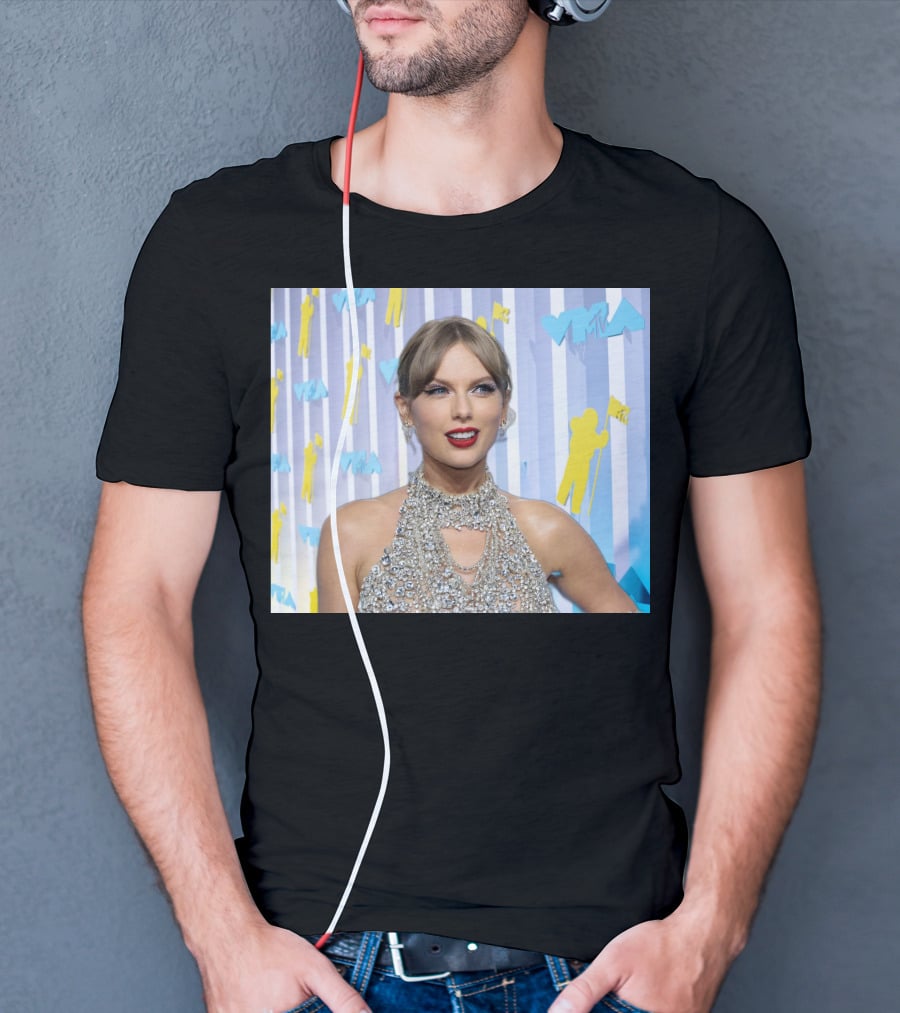 Taylor Swift MTV VMA Red Carpet Look With Silver Sequin Dress T-Shirt