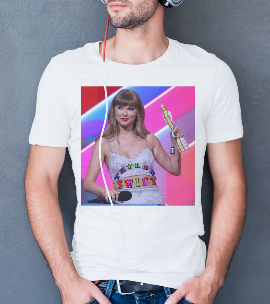 TAYLOR SWIFT BRIT AWARDS WINNING MOMENT T-Shirt