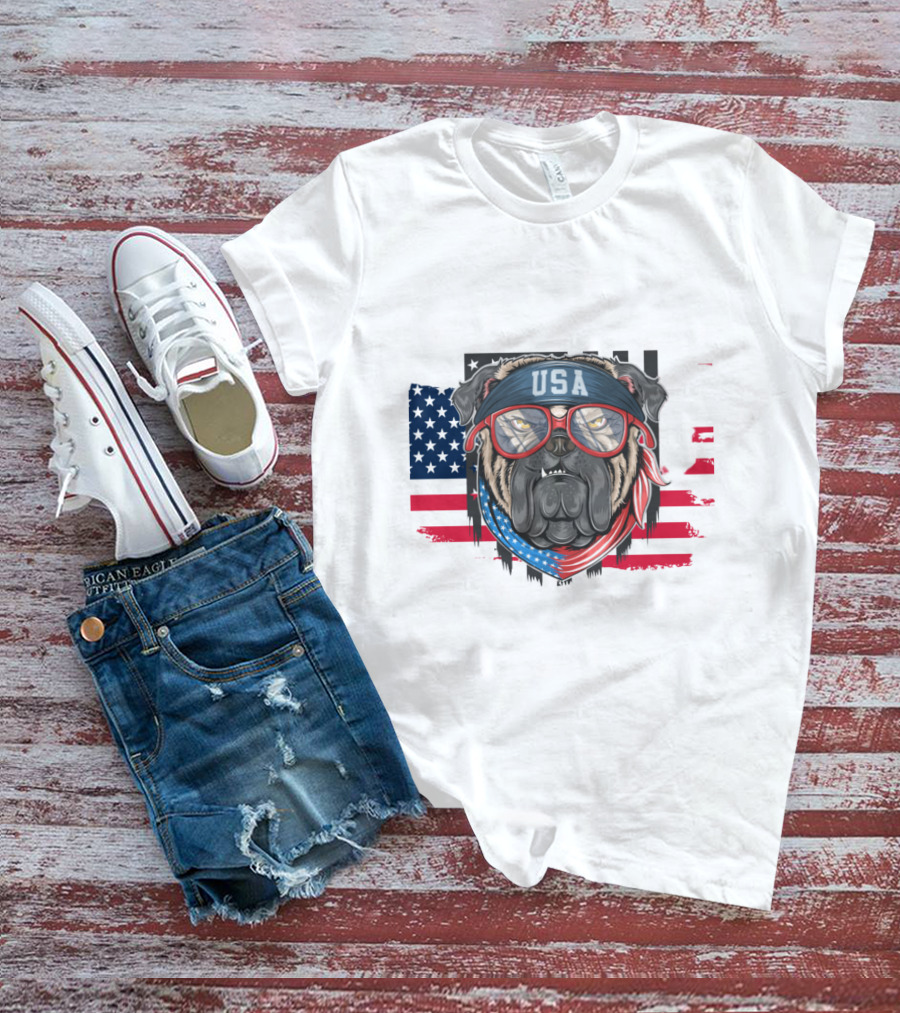 USA Bandana Glasses American Bulldog With Flag Background T-Shirt