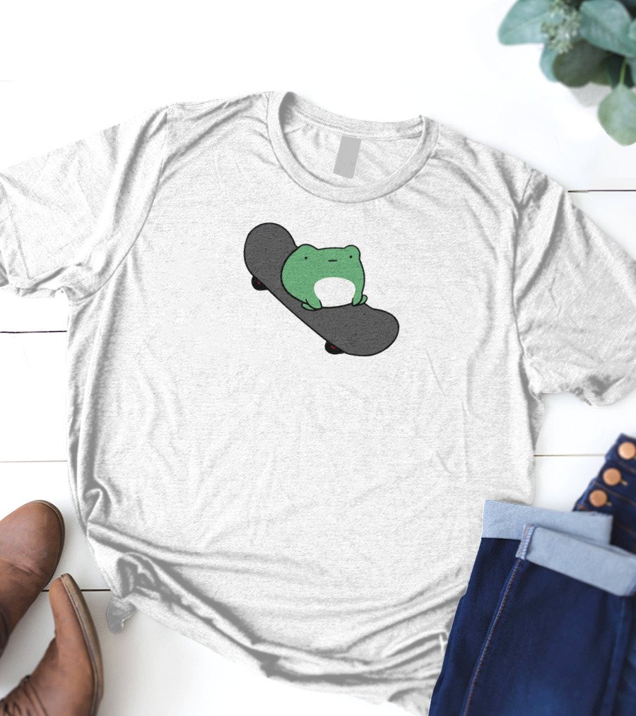 Skateboard Frog On Minimalist Deck T-Shirt