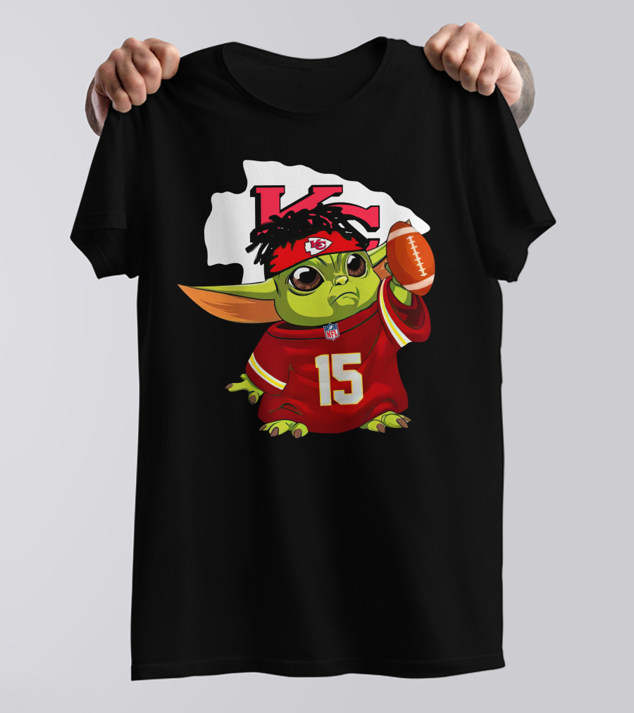 Star Wars Baby Yoda Mandalorian Kansas City Chiefs Patrick Mahomes 15 Merch T-Shirt
