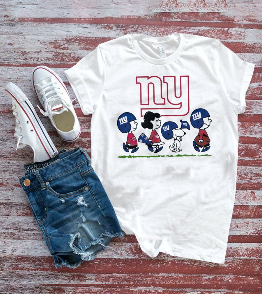 Peanuts Snoopy New York Giants Football Team NFL Characters T-Shirt