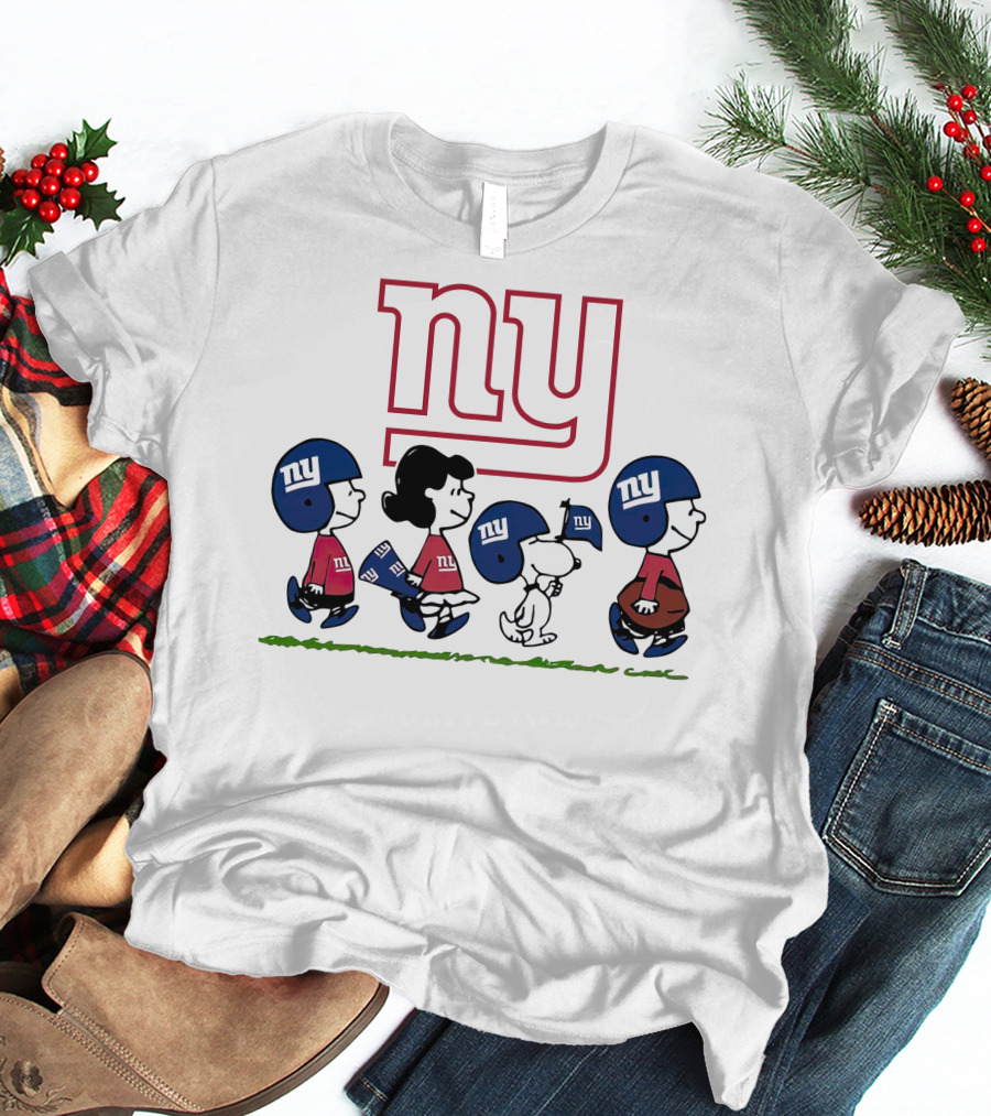 Peanuts Snoopy New York Giants Football Team NFL Characters T-Shirt