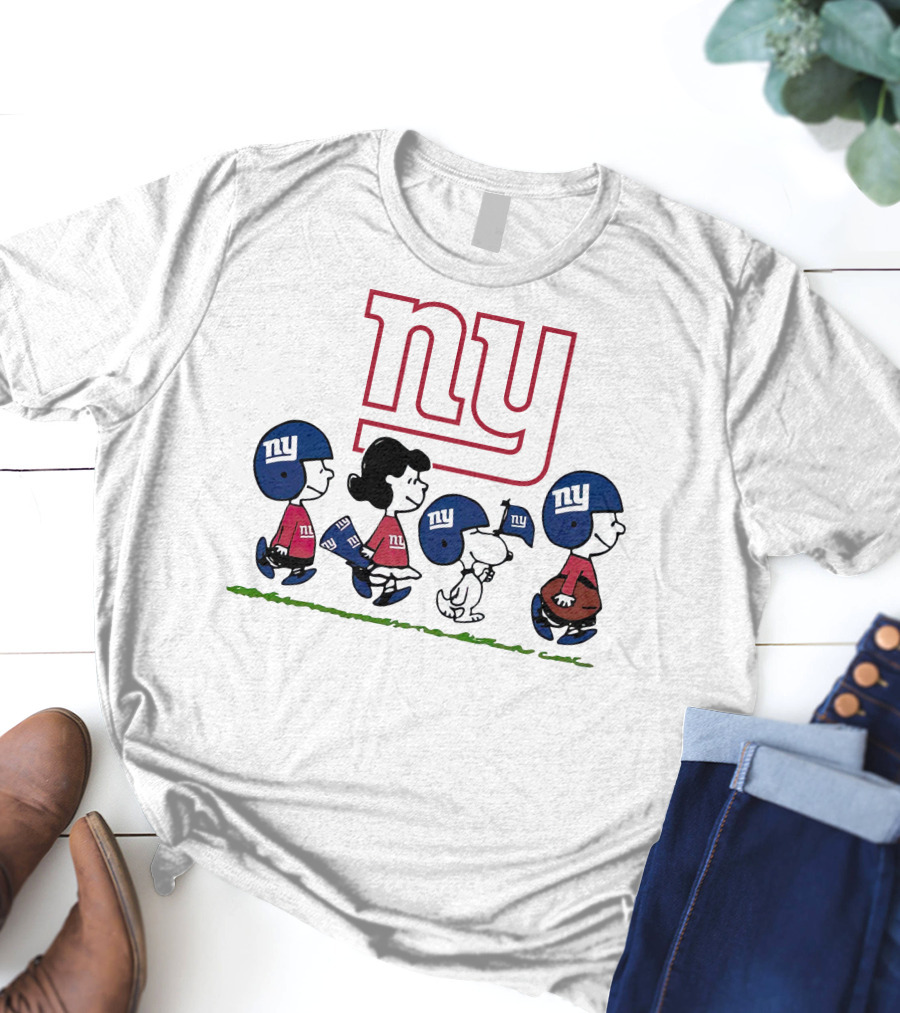 Peanuts Snoopy New York Giants Football Team NFL Characters T-Shirt