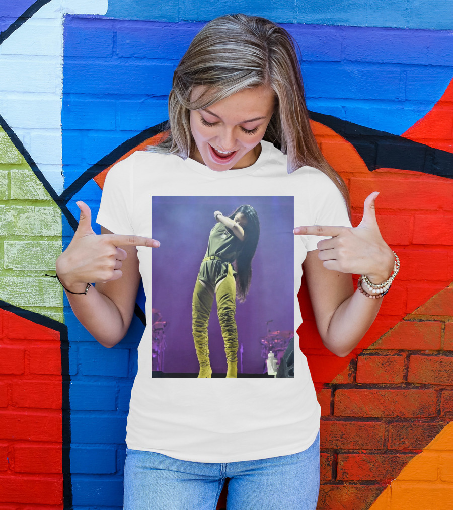 Rihanna Performing Live At Made In America Festival T-Shirt