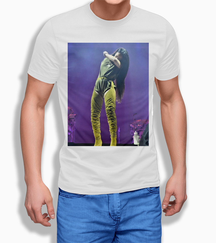 Rihanna Performing Live At Made In America Festival T-Shirt