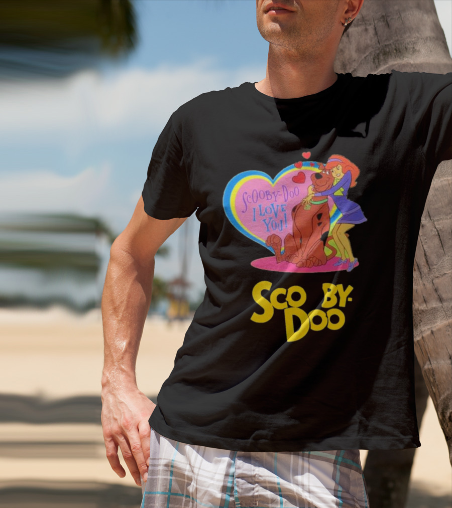 Scooby-Doo I Love You Heart And Hug With Daphne T-Shirt