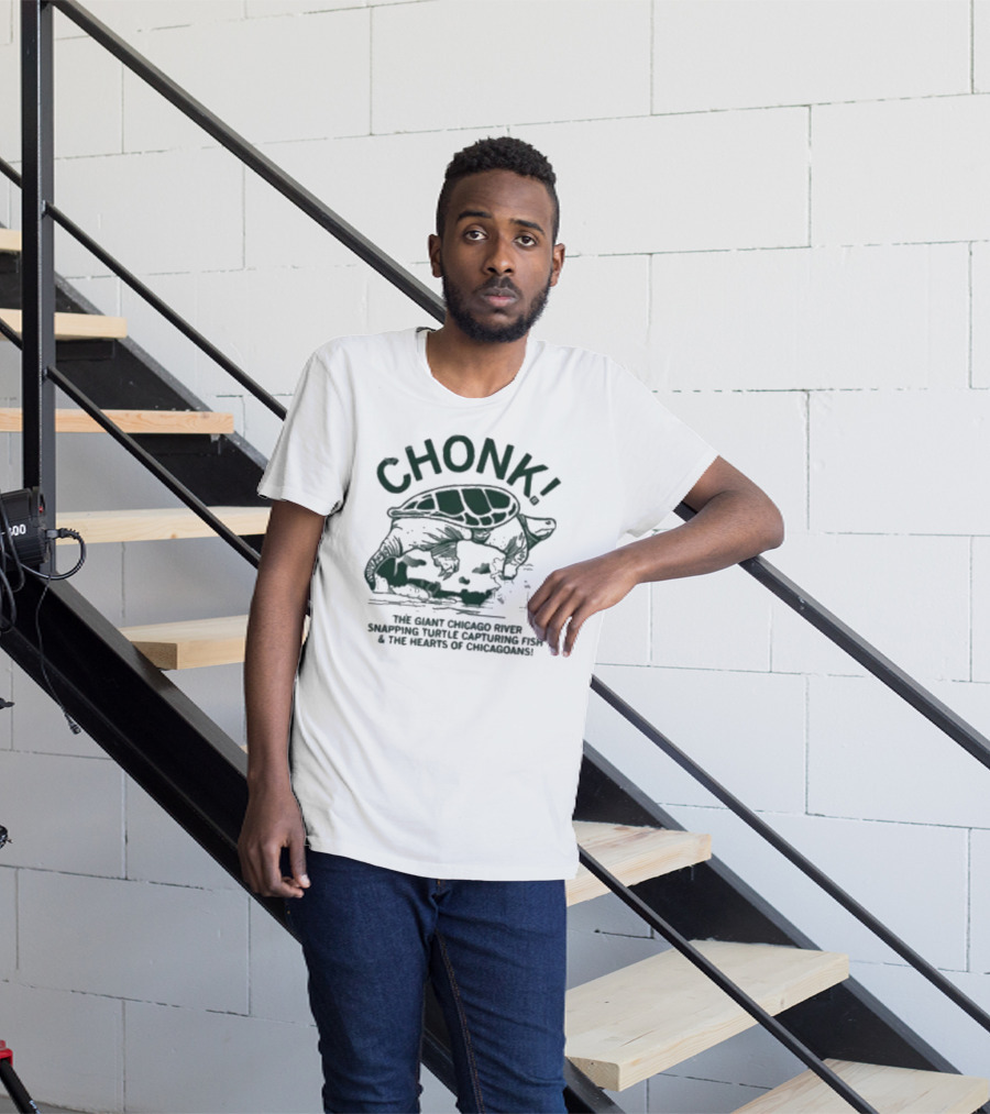 CHONK The Giant Chicago River Snapping Turtle Capturing Fish And The Hearts Of Chicagoans T-Shirt