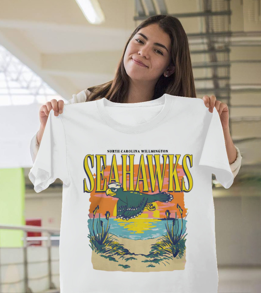 North Carolina Wilmington Seahawks Throwback Retro Beach Sunset Scene T-Shirt
