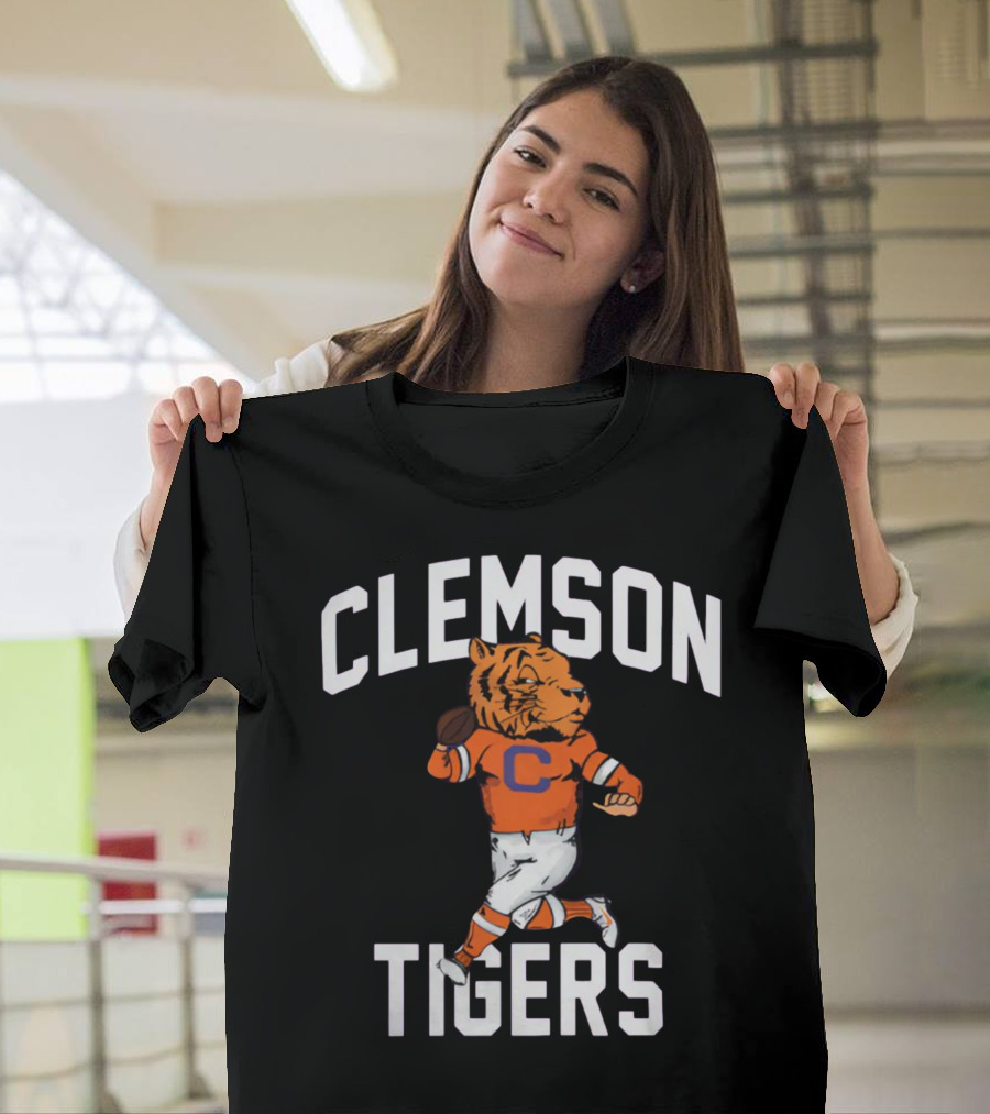 Clemson Tigers Vintage Style Retro Running Mascot T-Shirt