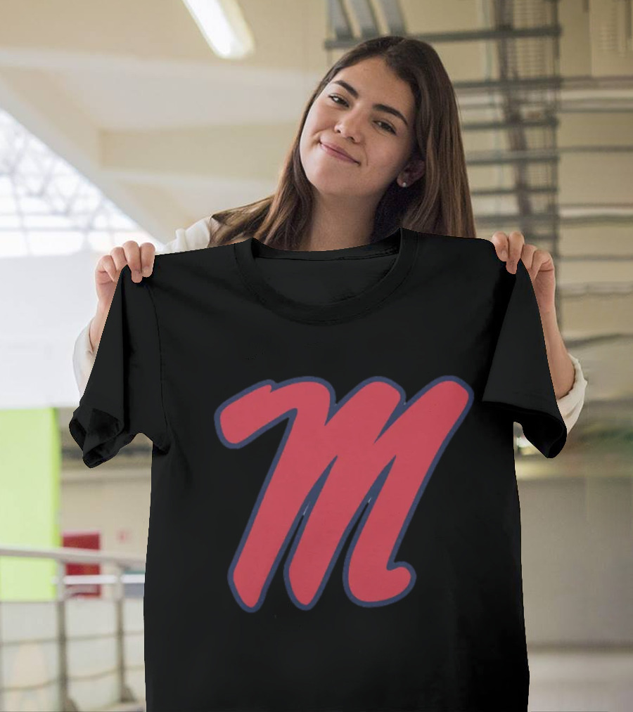 Ole Miss Rebels Legend M T-Shirt