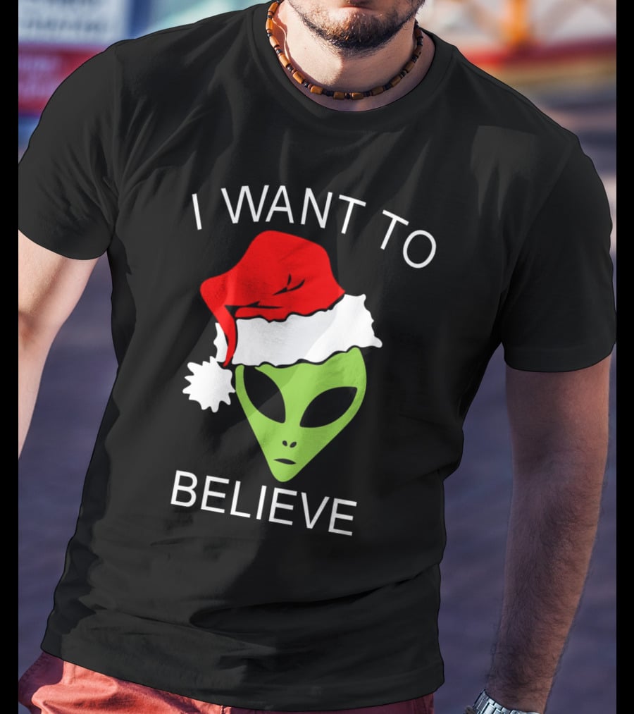 I Want To Believe Alien Santa Hat Christmas T-Shirt
