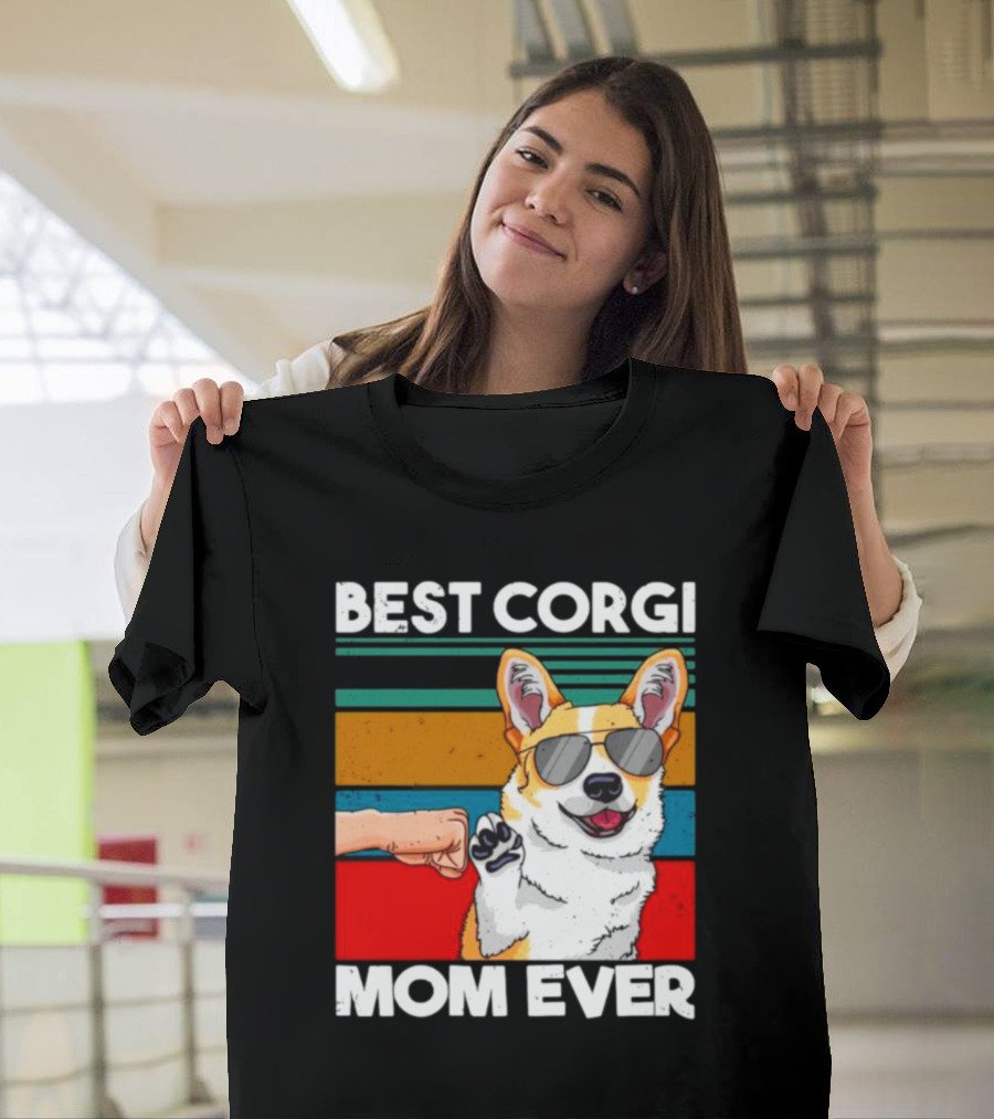 Best Corgi Mom Ever Dog Mom Fist Bump T-Shirt