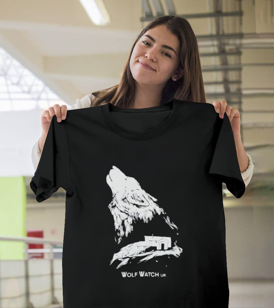 Wolf Watch UK Howling Wolf Nature Scene T-Shirt