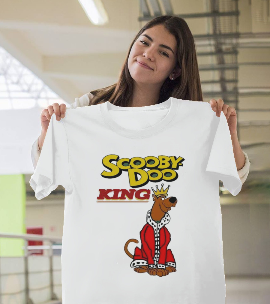 Scooby Doo King Crowned With Royal Red Robe T-Shirt