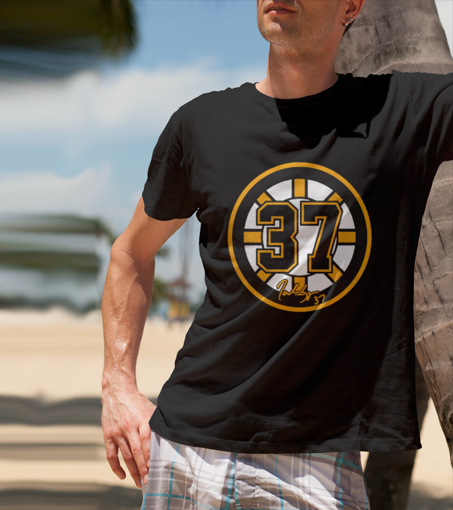 Bergeron 37 Boston Bruins Hockey Circular Emblem With Signature T-Shirt