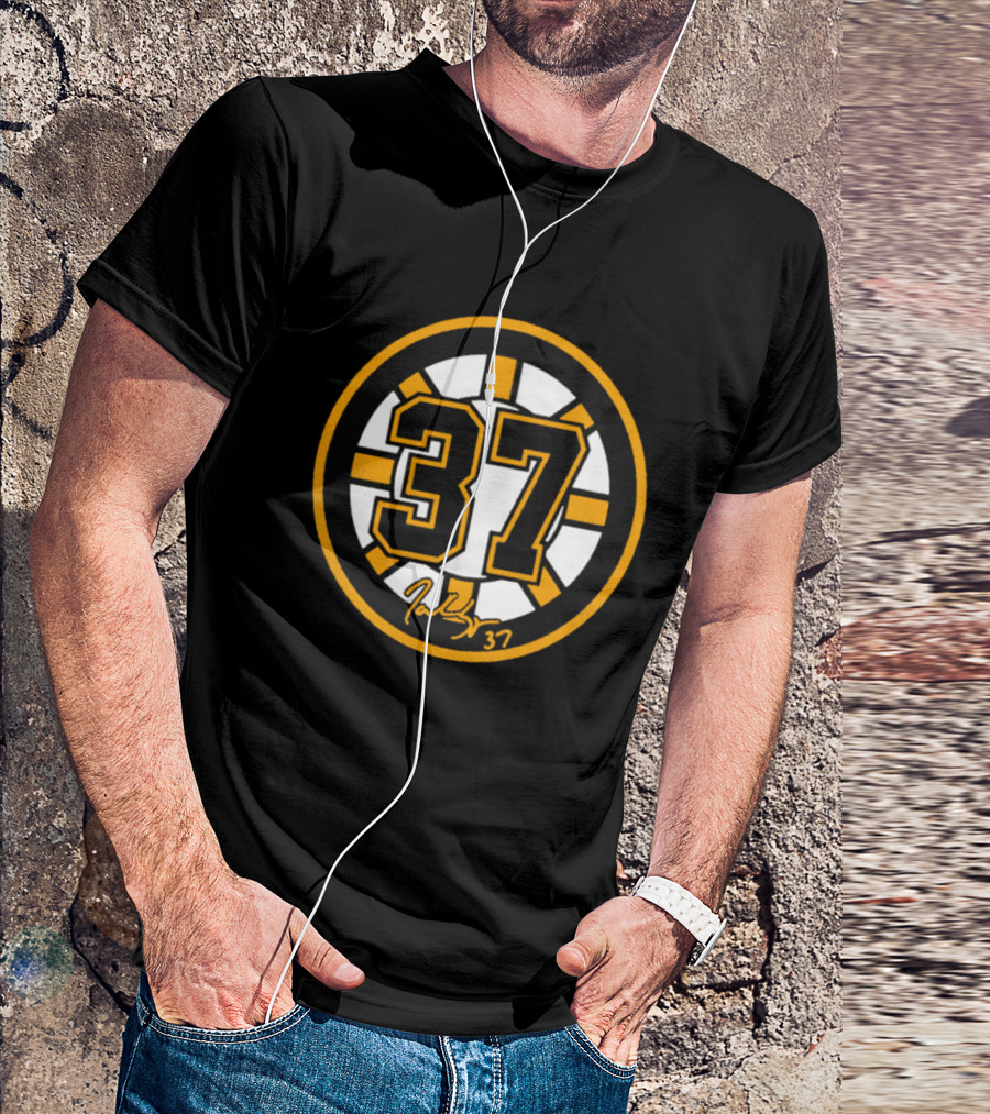 Bergeron 37 Boston Bruins Hockey Circular Emblem With Signature T-Shirt