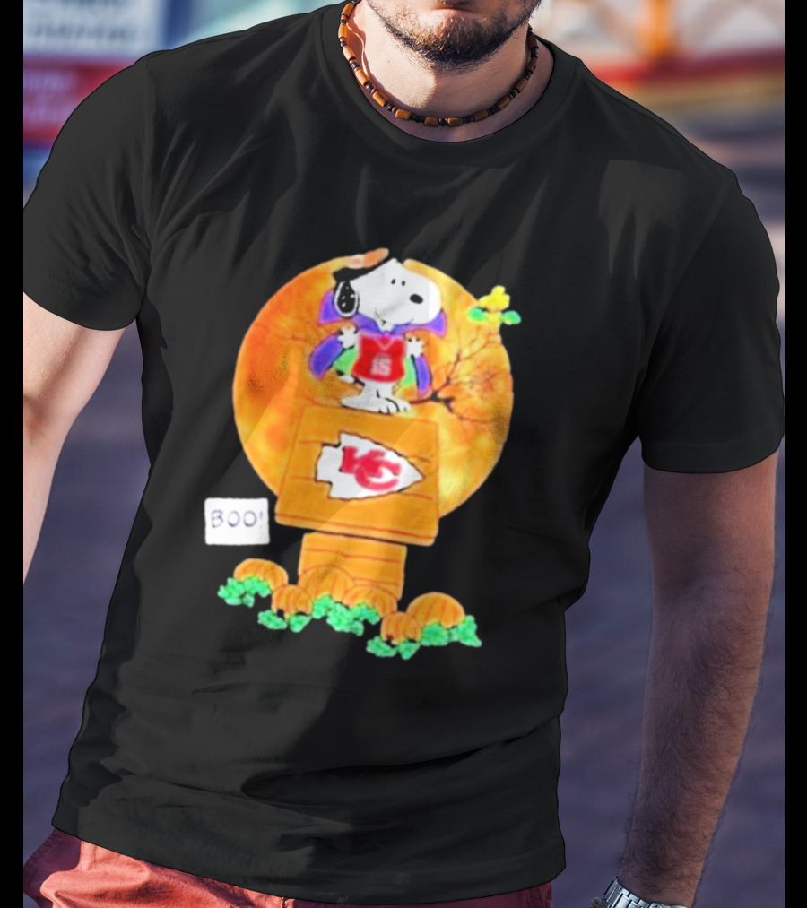 Snoopy Woodstock Witch Boo Kansas City Chiefs Halloween Peanuts Charlie Brown 15 T-Shirt