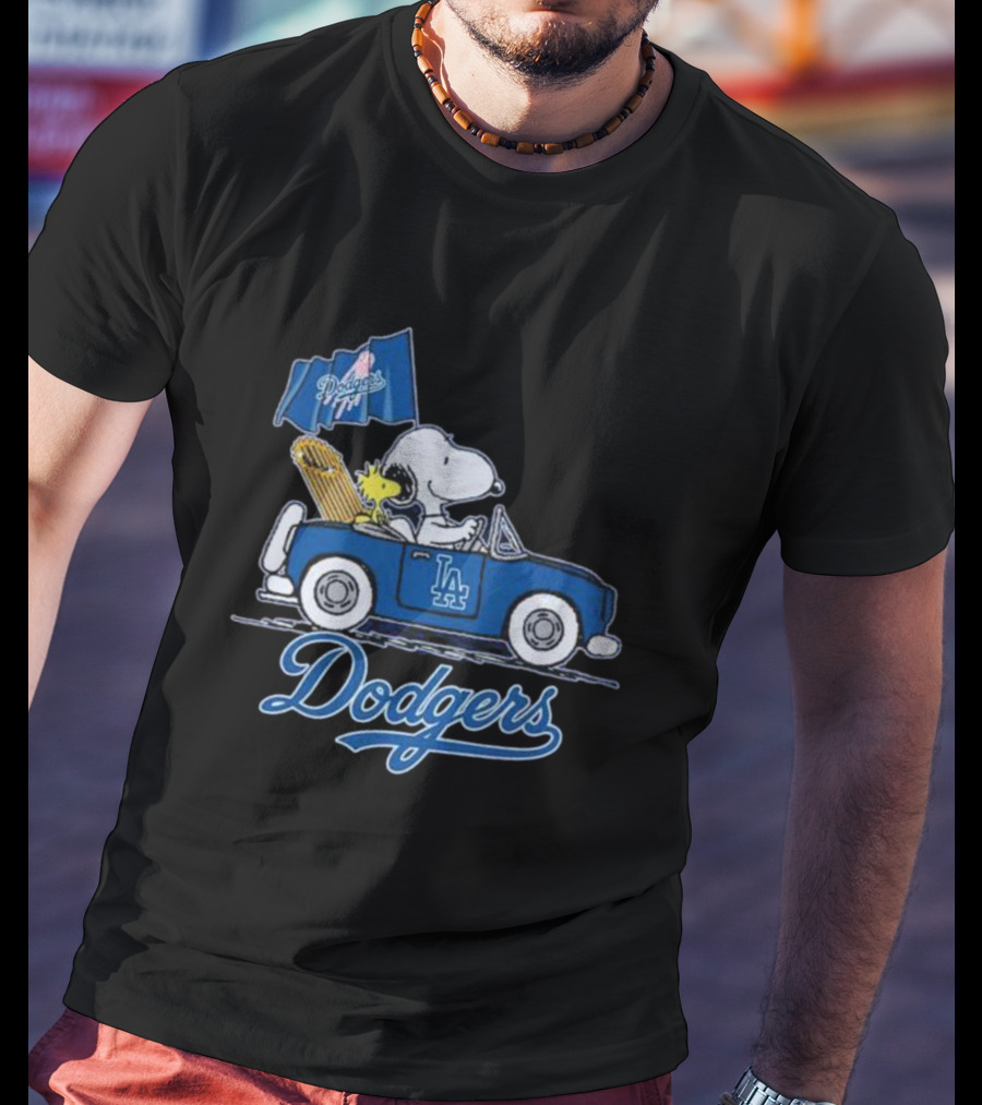 Snoopy And Woodstock Driving LA Dodgers Car With Flag T-Shirt
