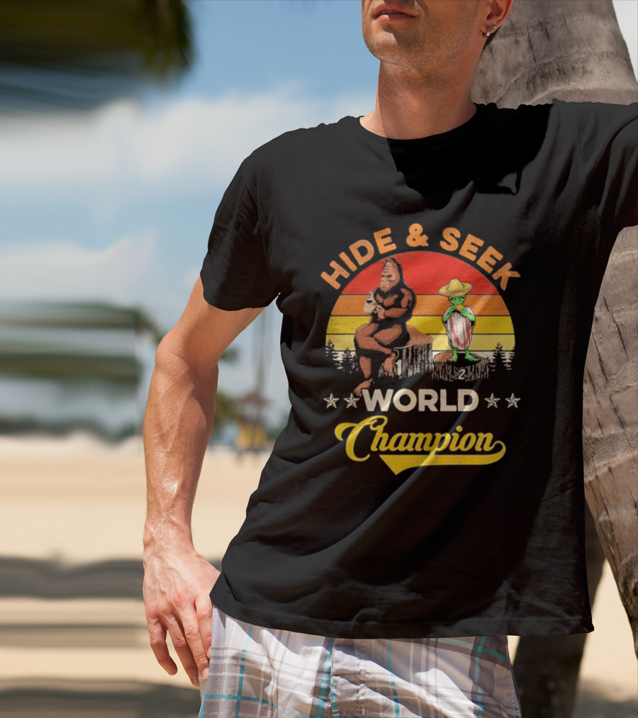 Hide And Seek World Champion Bigfoot Alien Vintage Retro T-Shirt