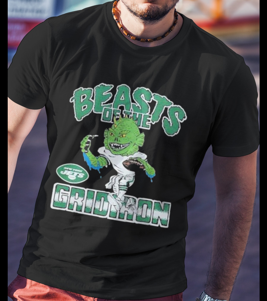 New York Jets Beasts Of The Gridiron Monster Holding Football T-Shirt