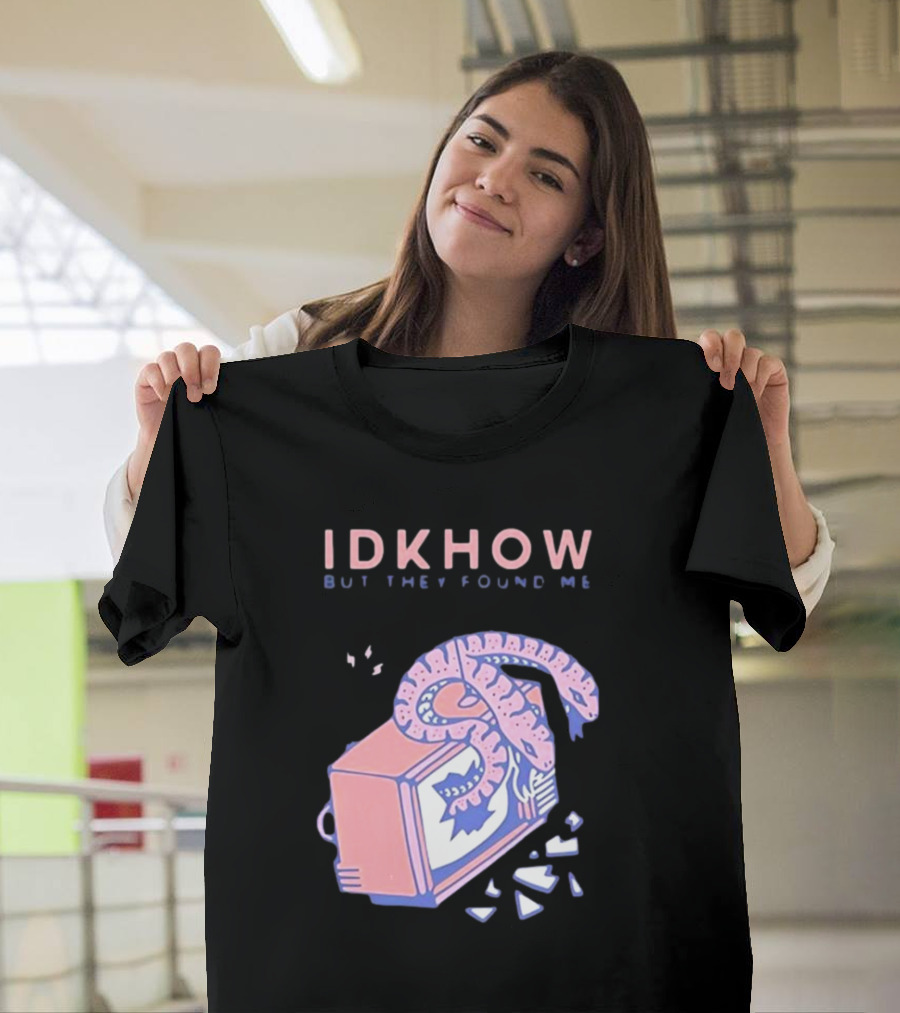 IDKhow But They Found Me Snake Crushed TV Pastel Pink Blue Image T-Shirt