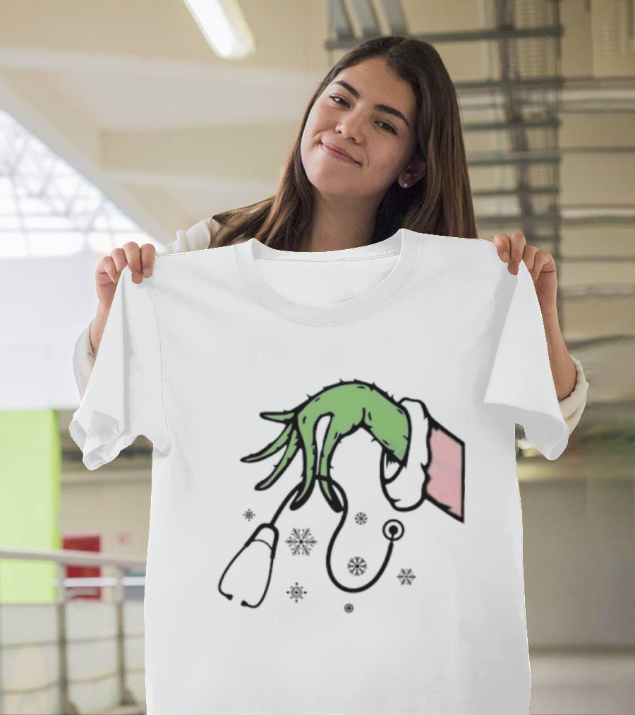 Christmas Nurse Grinch With Stethoscope And Snowflakes T-Shirt