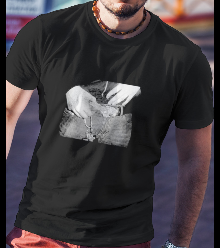 Birdloaf Bat Buckle Monochrome Close-Up T-Shirt