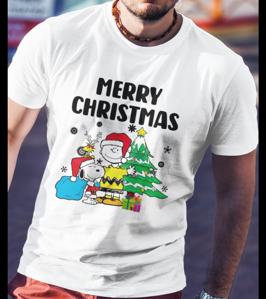 Charlie Snoopy Woodstock Merry Christmas Tree Santa Hats T-Shirt