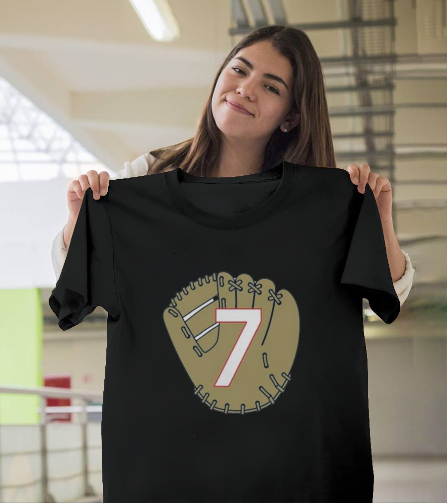 Dansby Swanson Number 7 Baseball Glove T-Shirt
