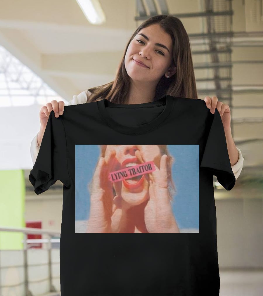 Lying Traitor Shouting Red Lips Hand Gestures T-Shirt