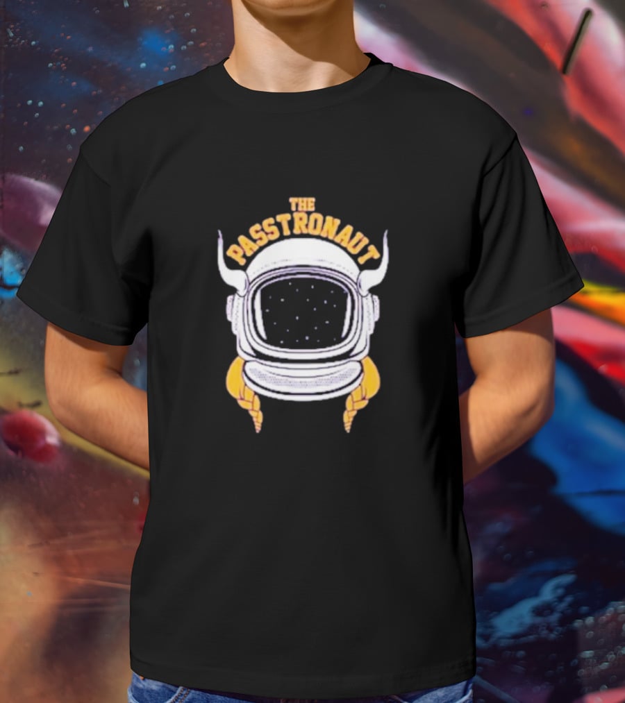 Minnesota Vikings The Passtronaut Astronaut Helmet With Viking Horns T-Shirt
