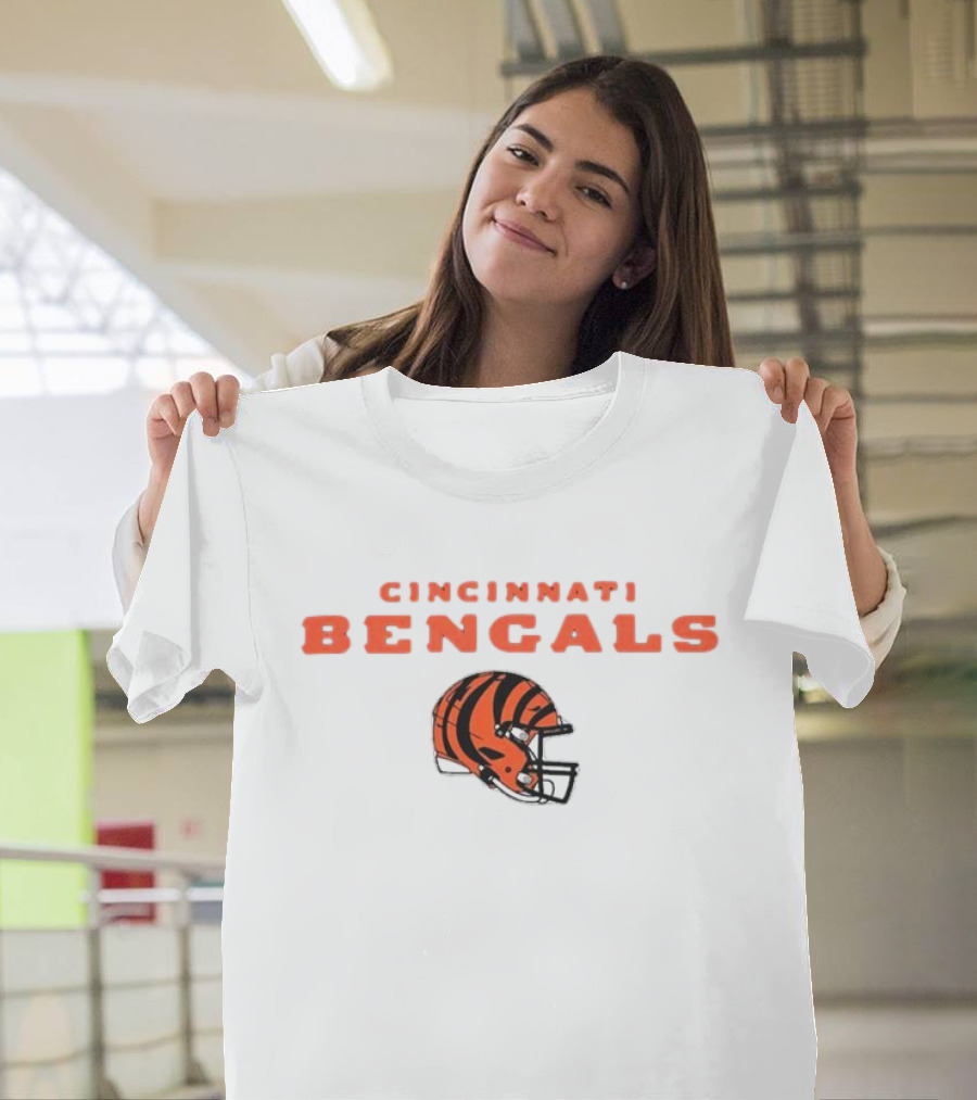 Logan Wilson Cincinnati Bengals 55 Number Helmet T-Shirt