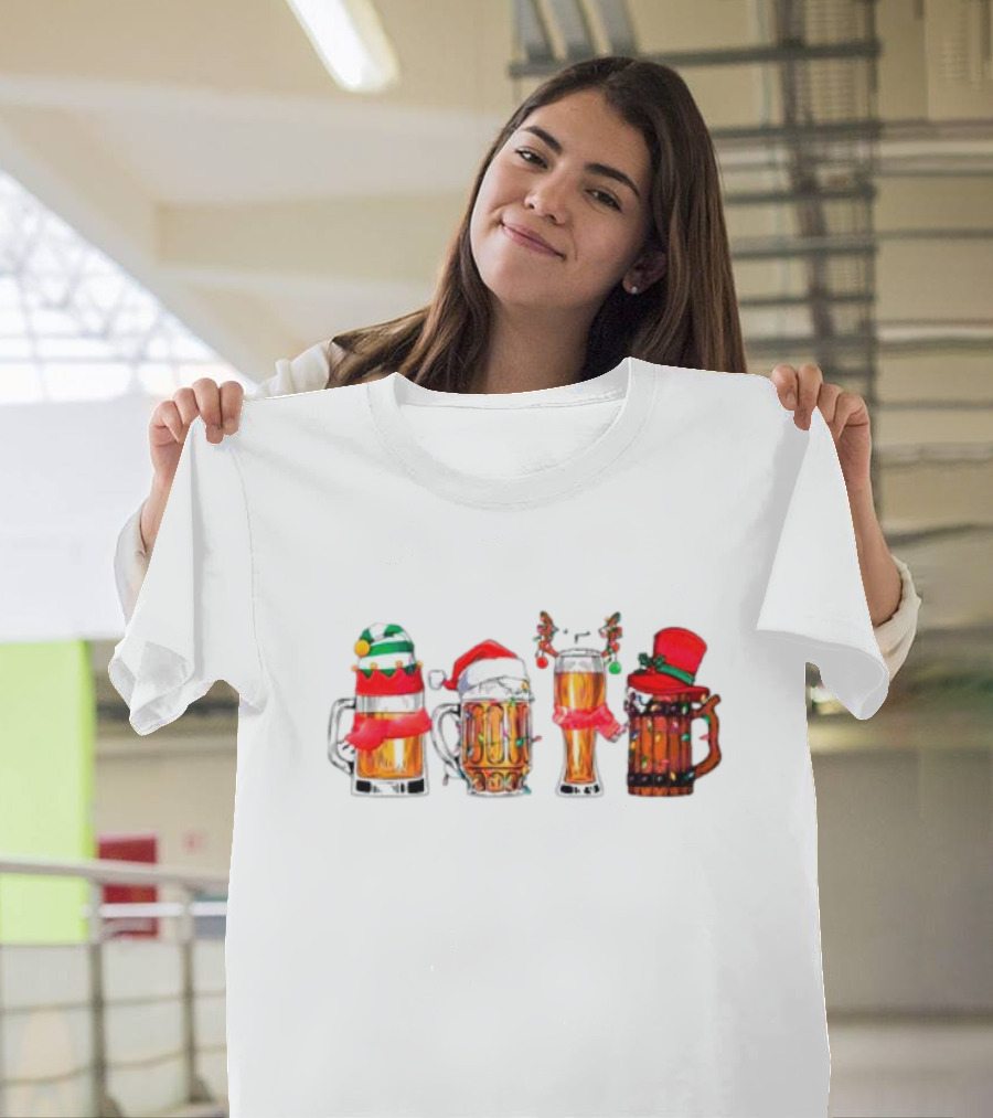 Christmas Beer Mugs Santa Hat And Holiday Decorations T-Shirt