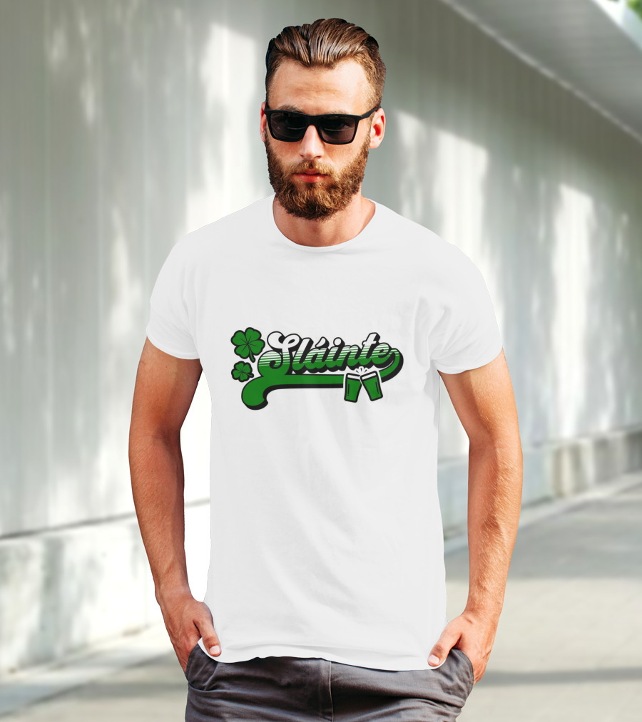 Sláinte Shamrock Gaelic Toast With Beer Glasses T-Shirt