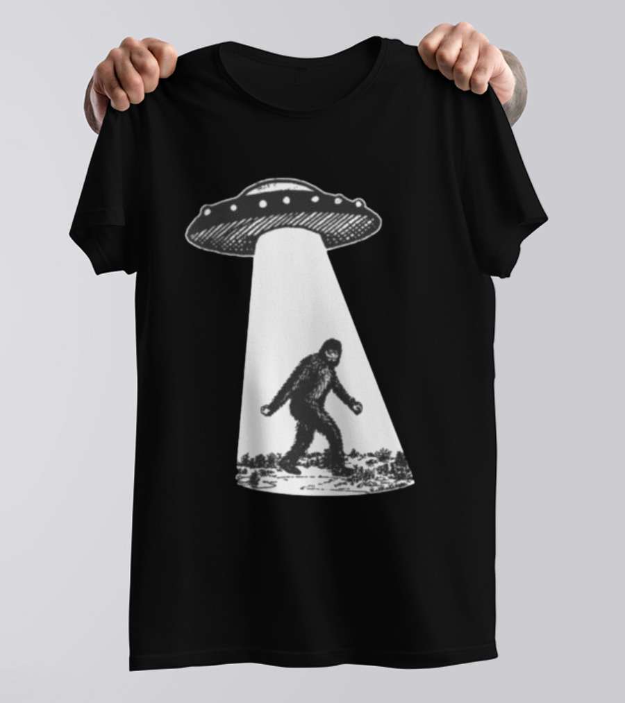 UFO Bigfoot Abduction Scene T-Shirt