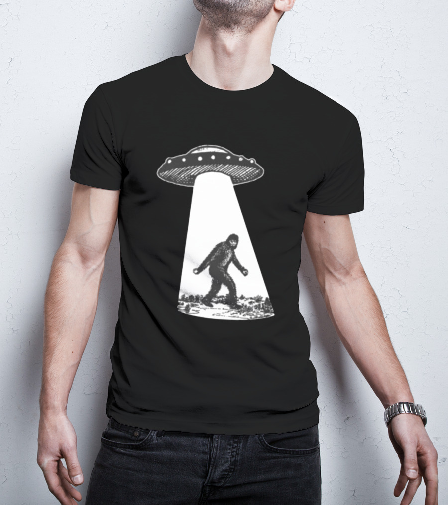 UFO Bigfoot Abduction Scene T-Shirt