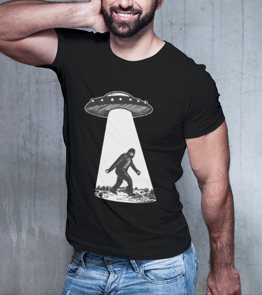 UFO Bigfoot Abduction Scene T-Shirt