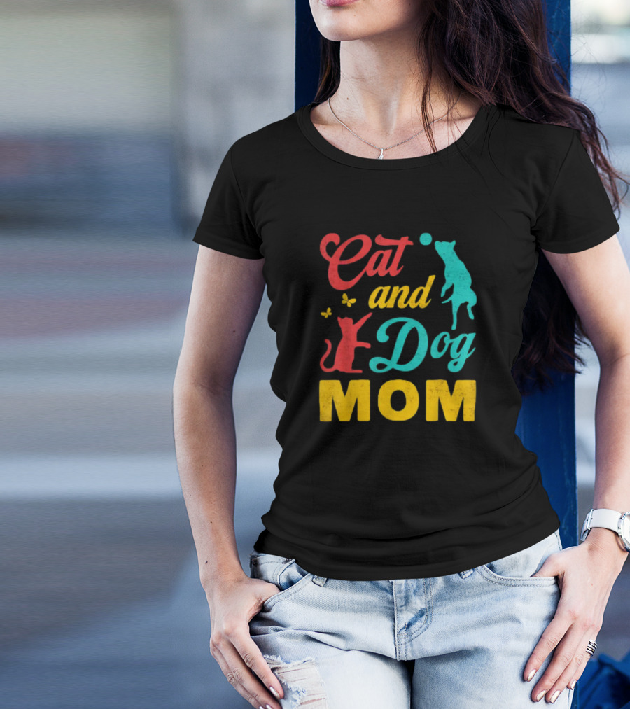 Cat And Dog Mom Vintage Mothers Day Cat Dog Lover Mama T-Shirt