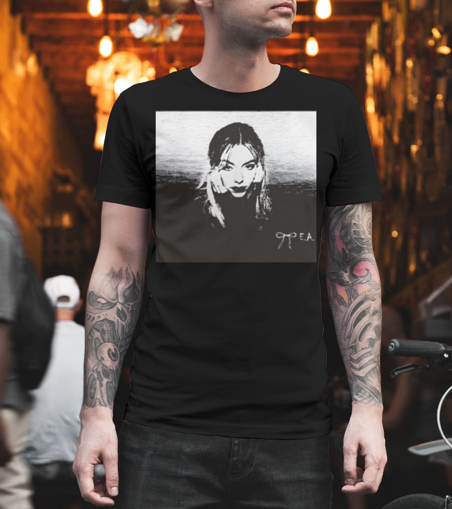 Eileen Alister The Alister E.A. Monochrome T-Shirt